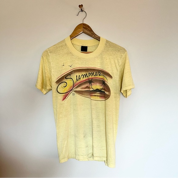 Vintage Tops - Vintage 80’s airbrushed summer tee
